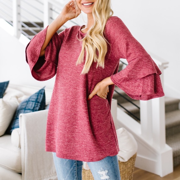 Back Up Ruffle Sleeve Blouse - Picture 4 of 8